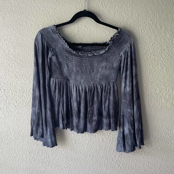 American Eagle Off-Shoulder Smocked Flowy Long Sleeve Top M - Picture 2 of 5